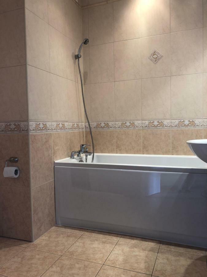 Apartament 69 Metro Appartement Warschau Buitenkant foto